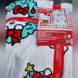 Hello Kitty Festive Plush Blanket with Pink Bows🎀/ Red Bows❤️/Twin Size ❤️🎀💚❤